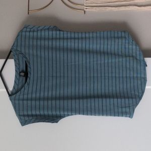 Mountain hardwear sleeveless top